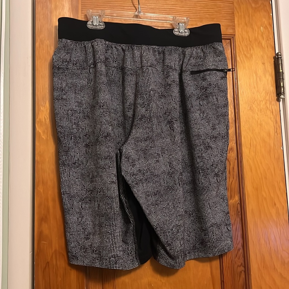 Lululemon T.H.E. Short 11" *Linerless - Picture 6 of 8